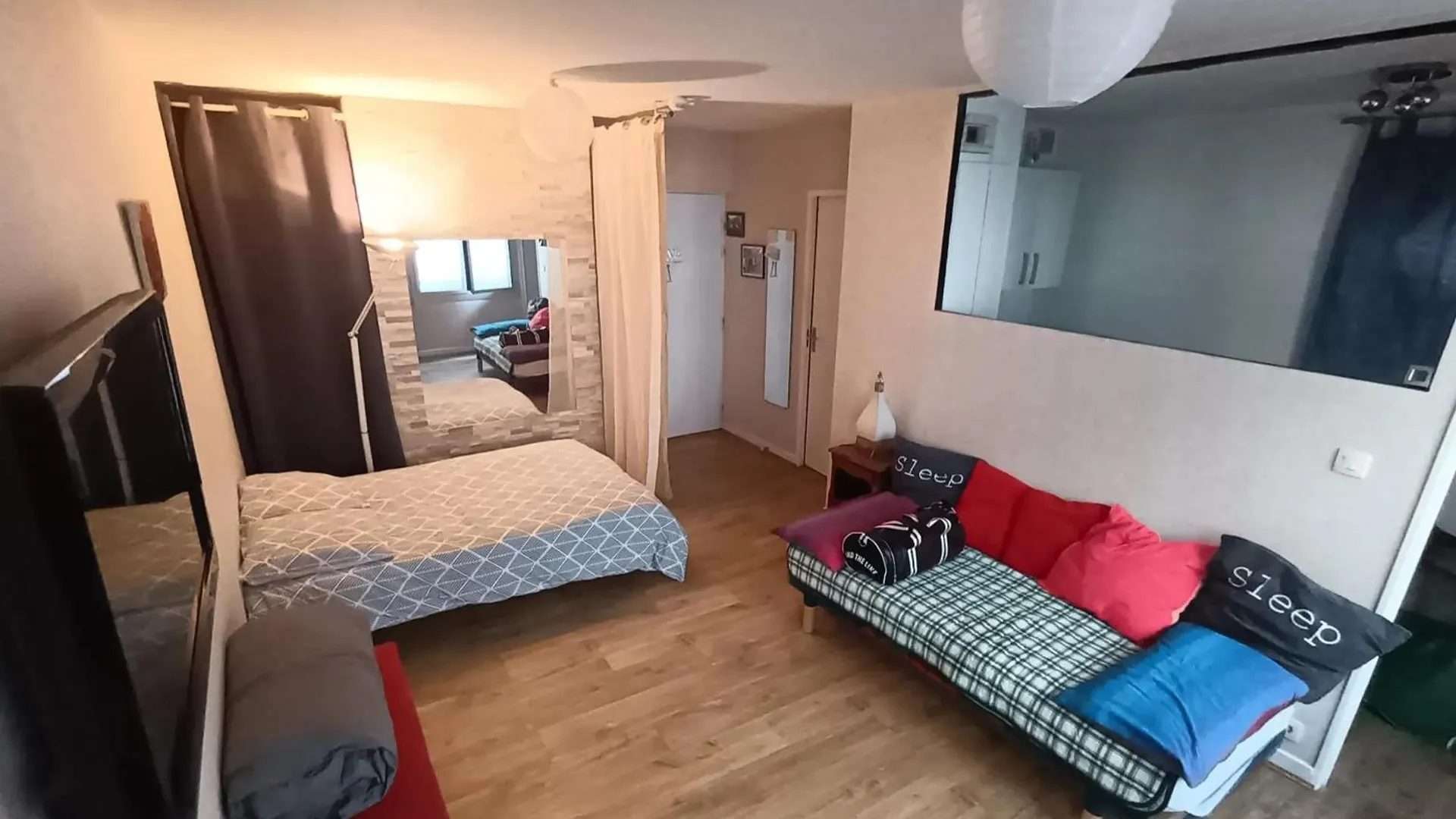 Studio Charmant A Clermont Ferrand 31 M² Parking Inclus France